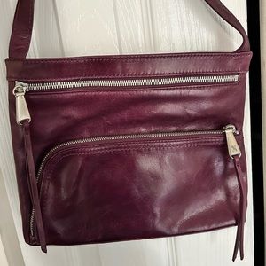 Hobo Cassie Leather Crossbody Bag in Purple
